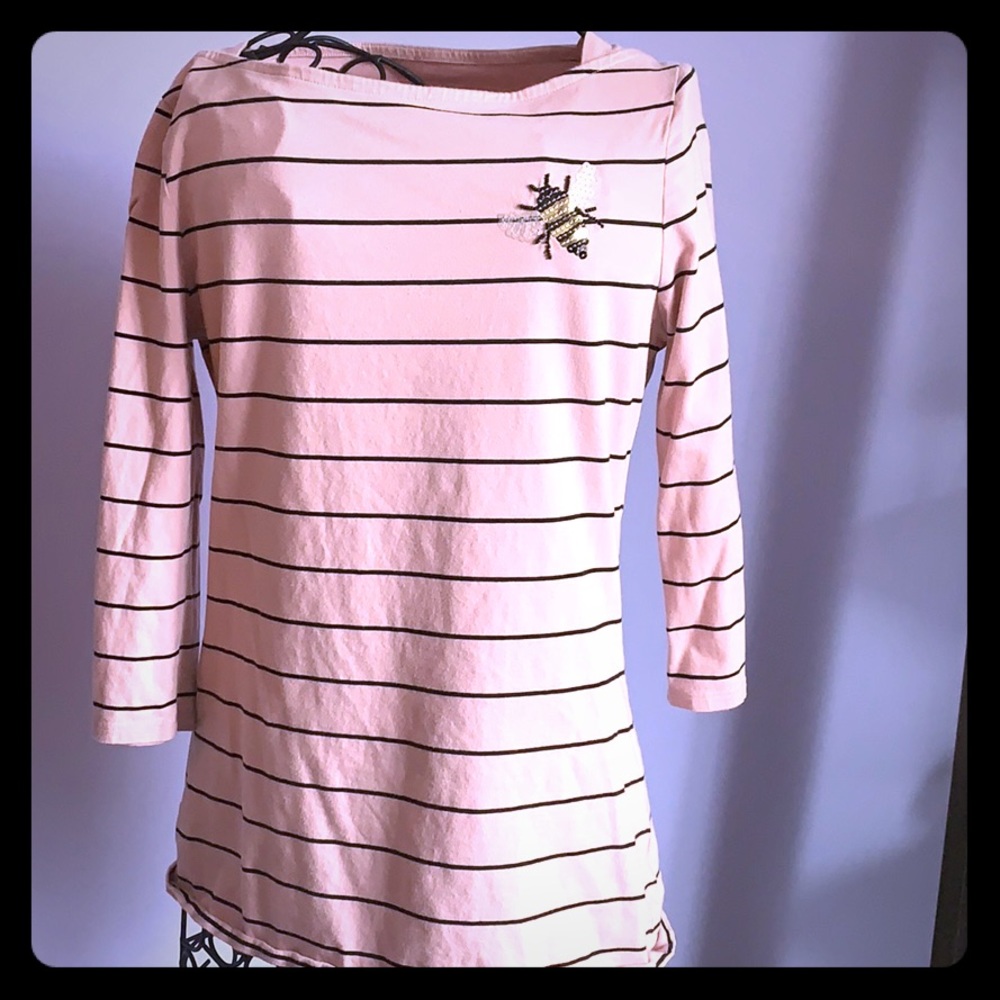 🐝A New Day striped bee shirt.🐝